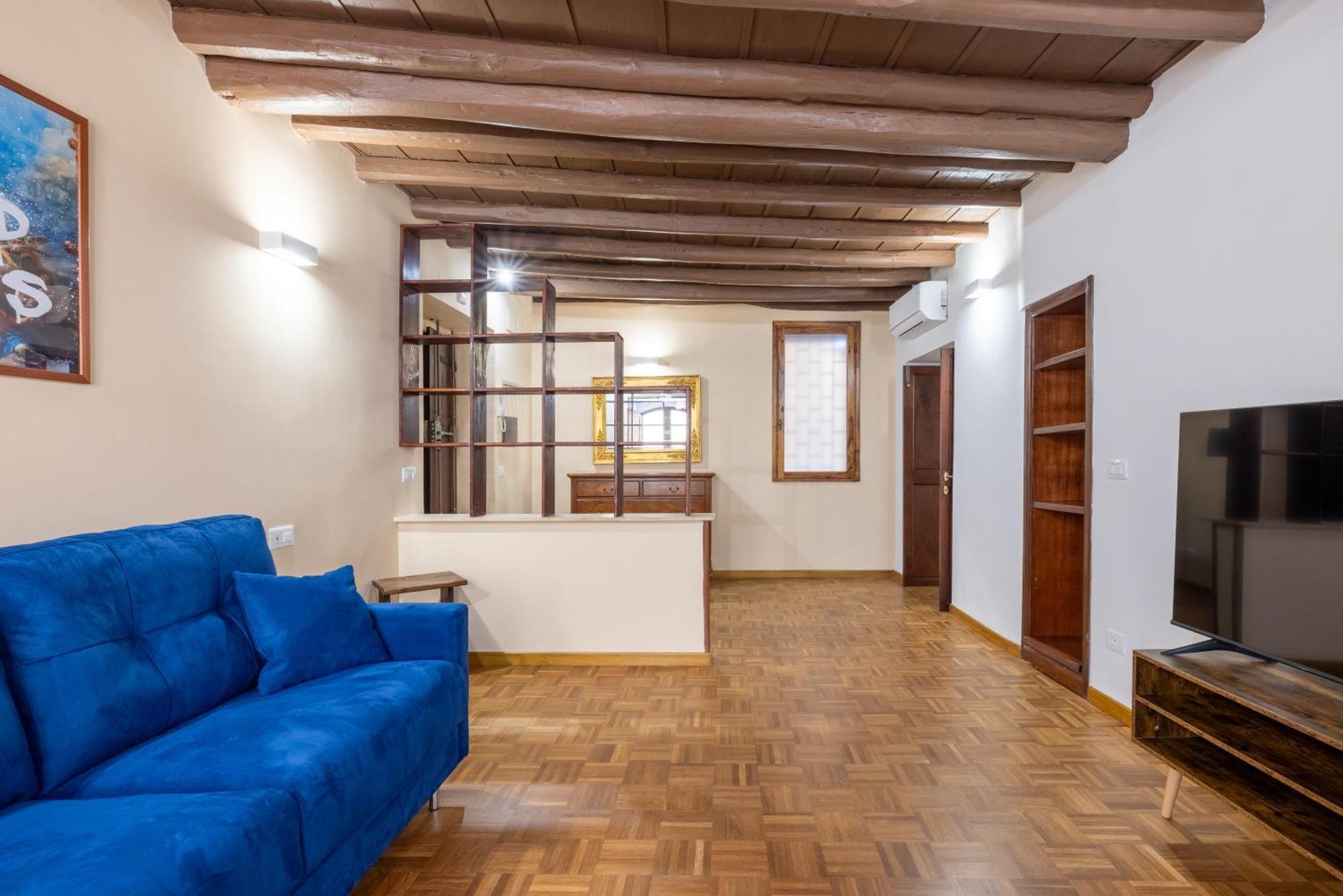 Woodstyle - Navona Apartment *
