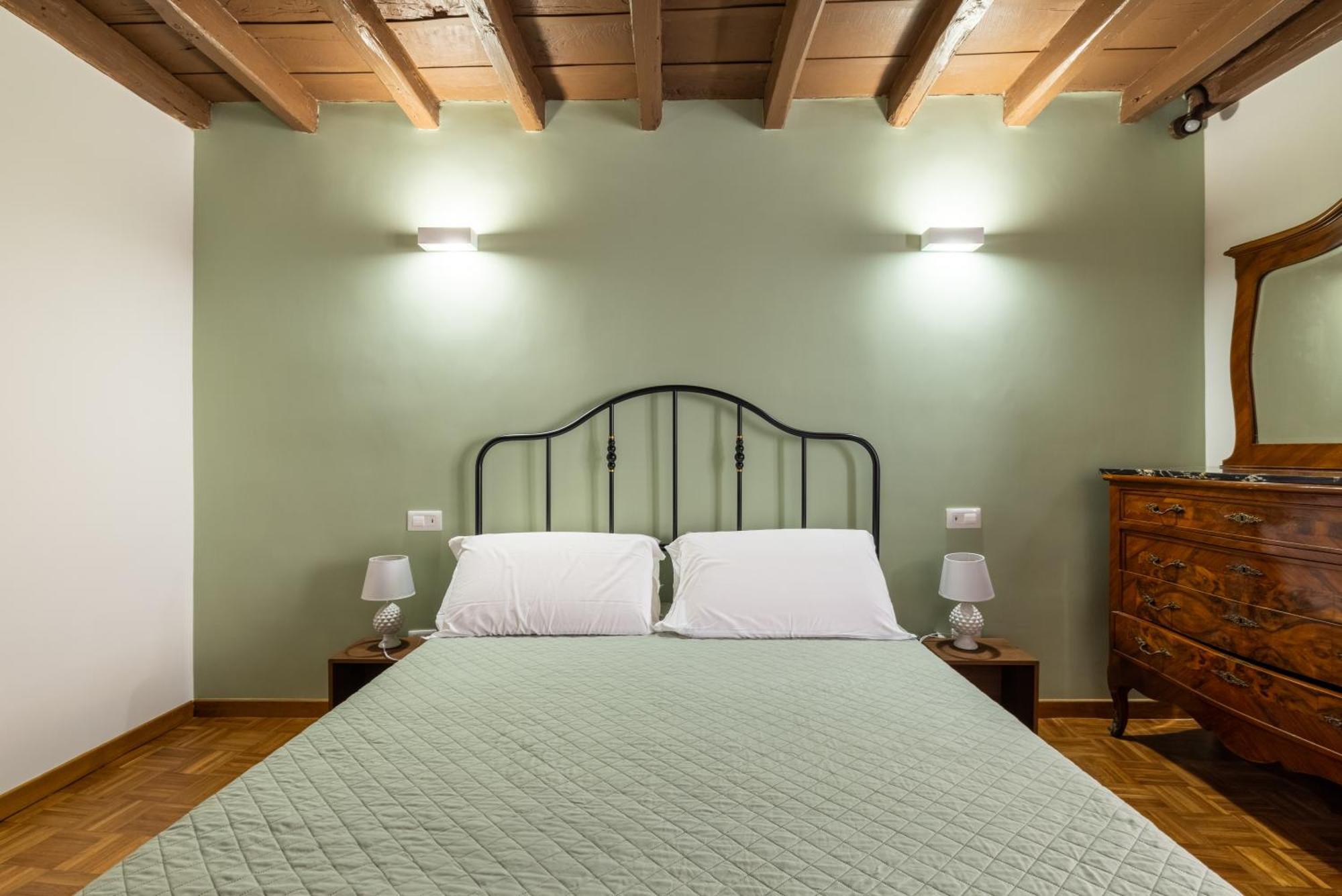 Woodstyle - Navona Apartment *